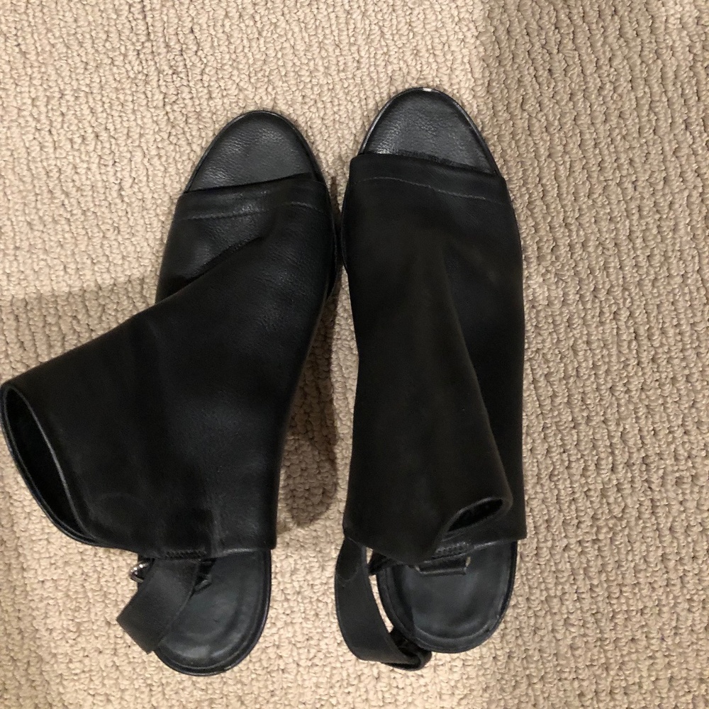 VINCE heels black leather sling backs
